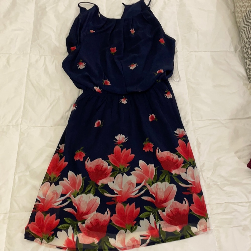 Floral fun summer dress. Size small